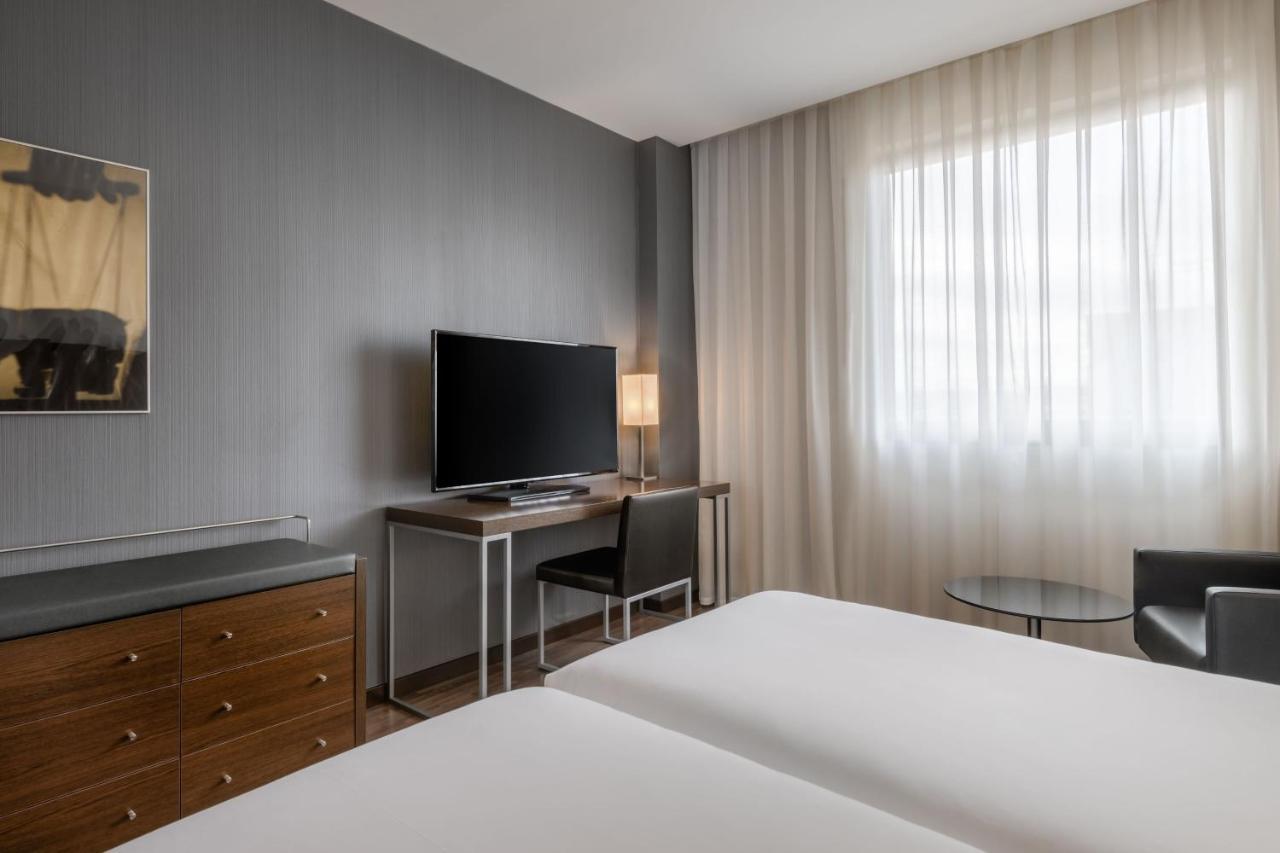 Ac Hotel By Marriott Madrid Airport Coslada Zewnętrze zdjęcie