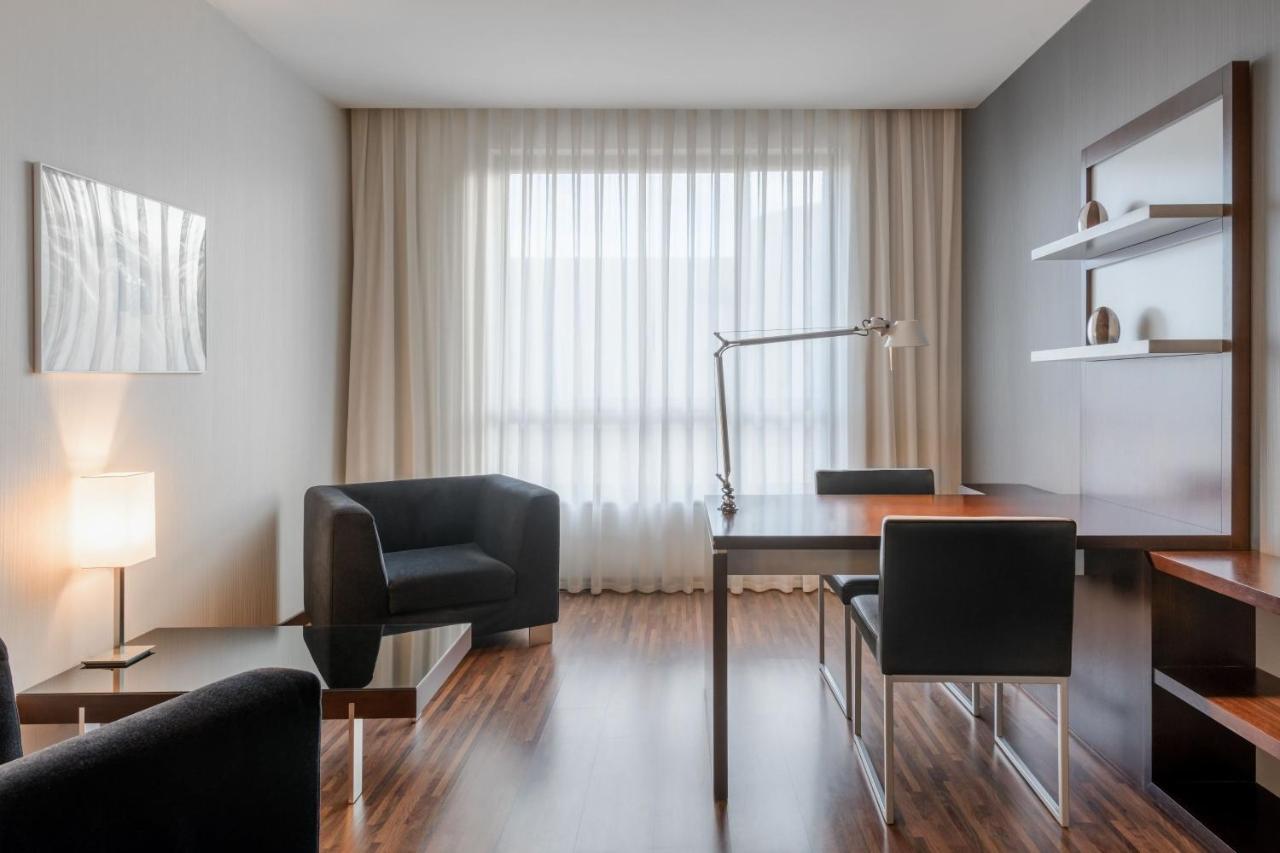 Ac Hotel By Marriott Madrid Airport Coslada Zewnętrze zdjęcie
