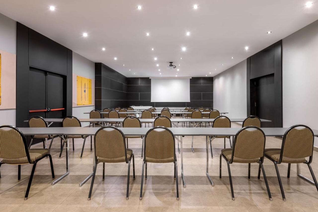 Ac Hotel By Marriott Madrid Airport Coslada Zewnętrze zdjęcie