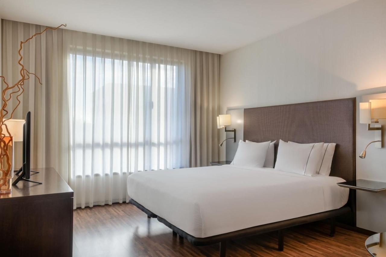 Ac Hotel By Marriott Madrid Airport Coslada Zewnętrze zdjęcie