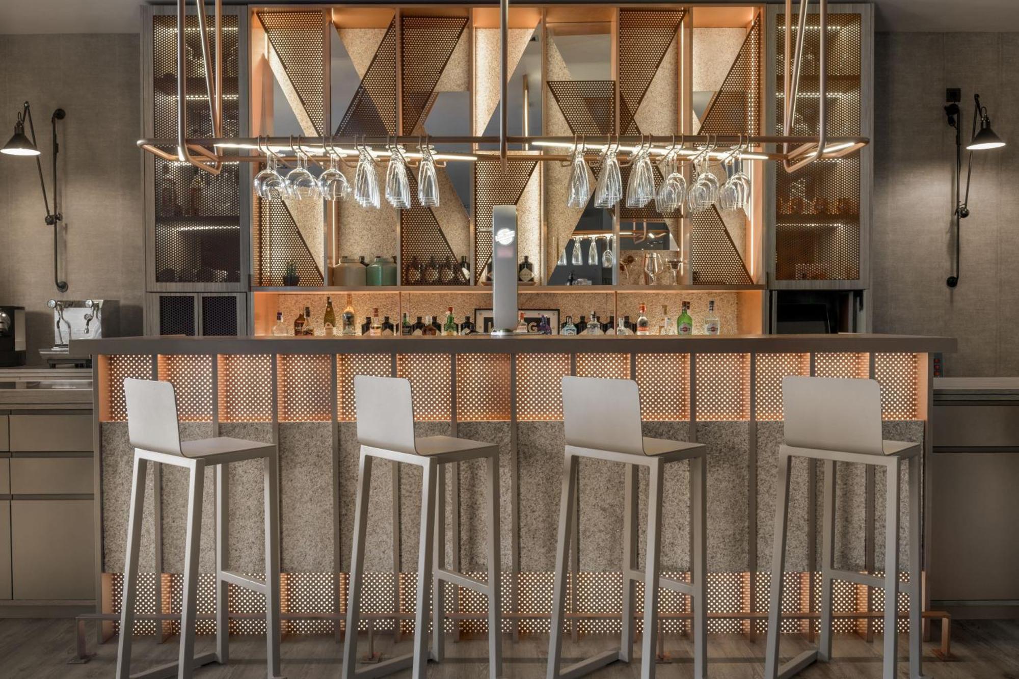 Ac Hotel By Marriott Madrid Airport Coslada Zewnętrze zdjęcie