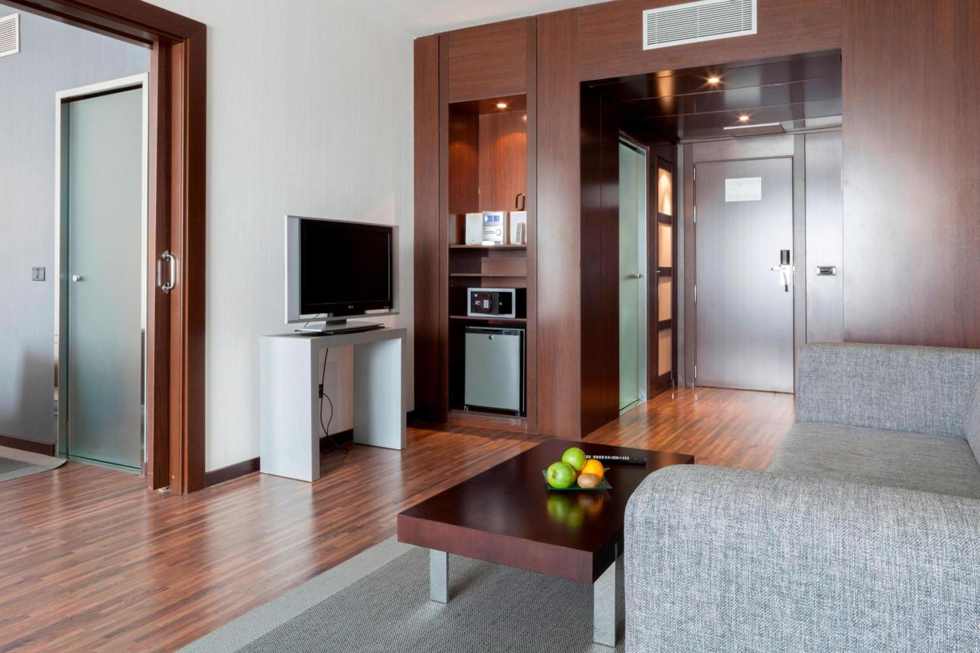 Ac Hotel By Marriott Madrid Airport Coslada Zewnętrze zdjęcie