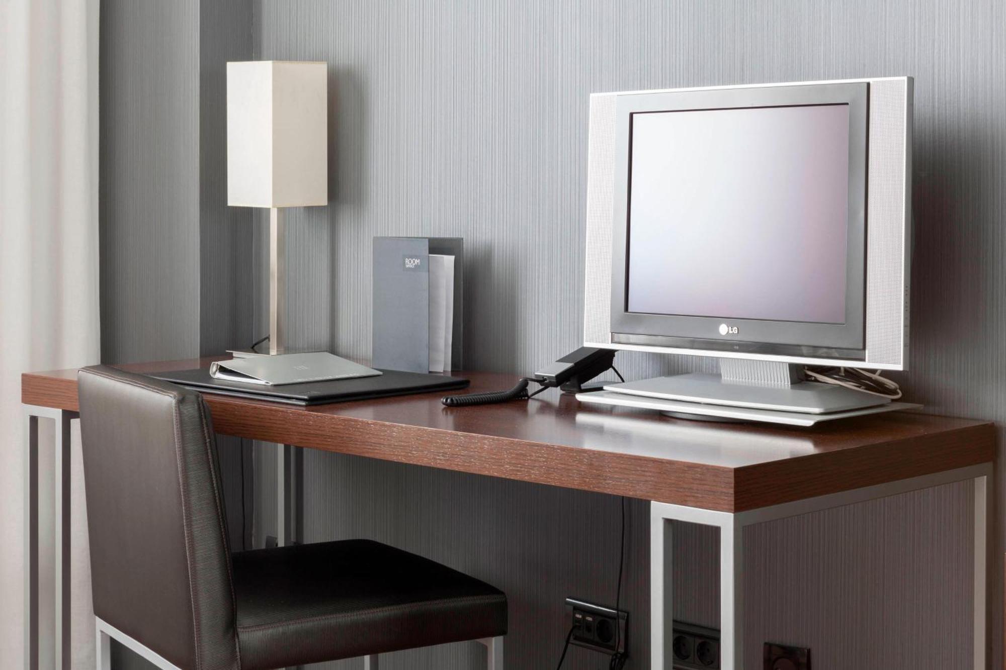 Ac Hotel By Marriott Madrid Airport Coslada Zewnętrze zdjęcie