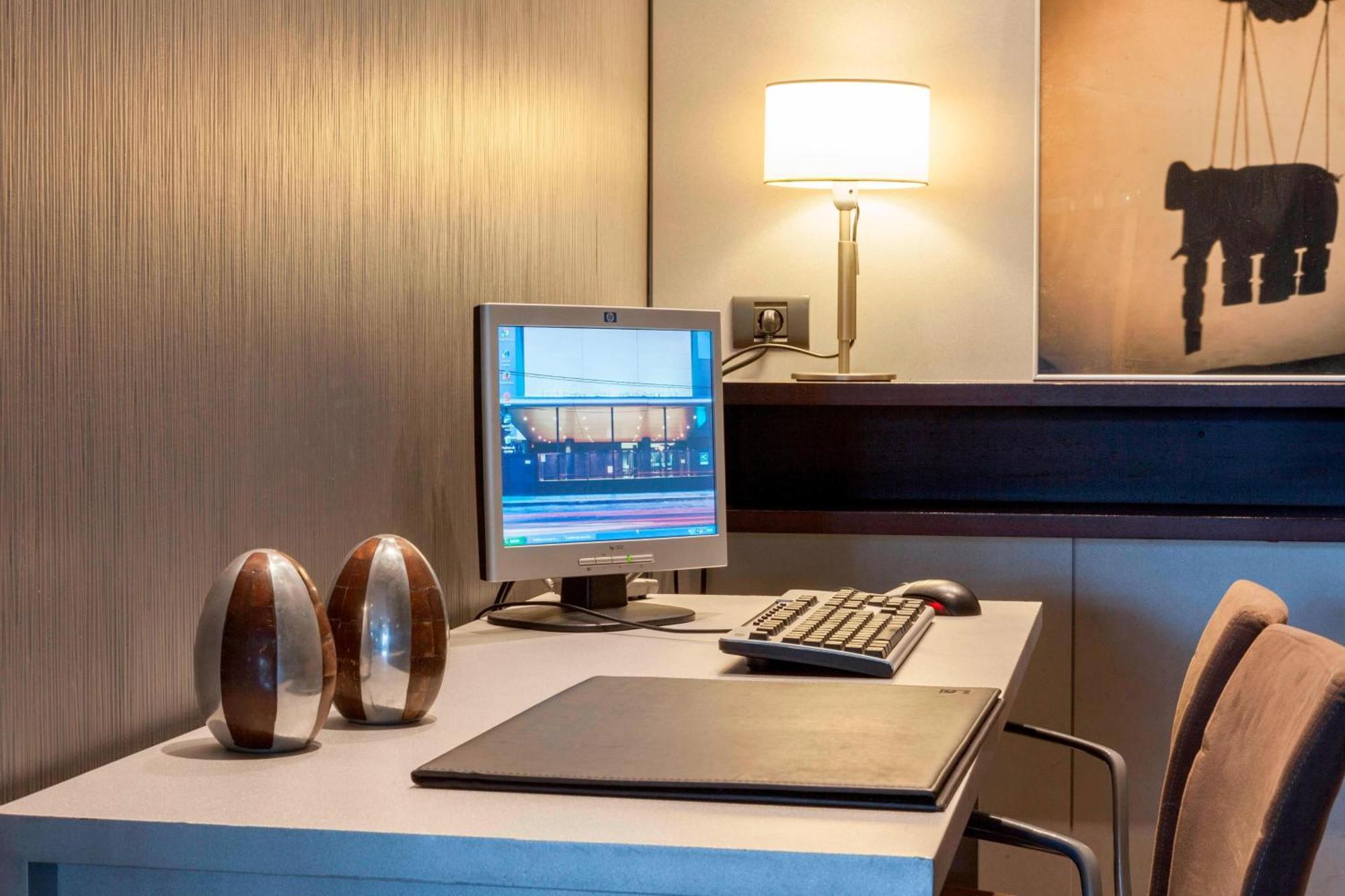 Ac Hotel By Marriott Madrid Airport Coslada Zewnętrze zdjęcie