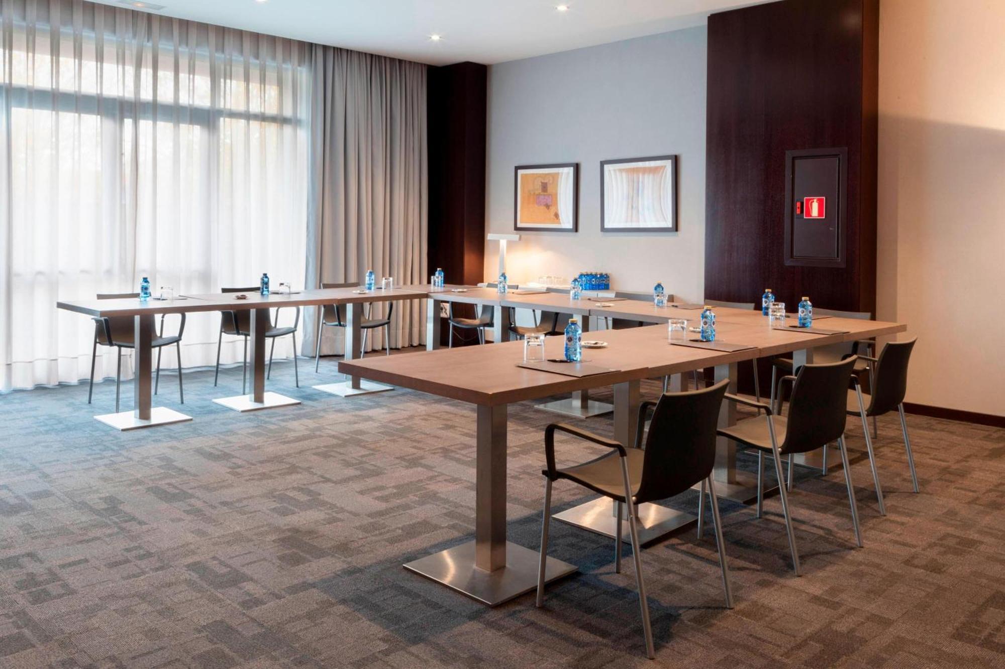 Ac Hotel By Marriott Madrid Airport Coslada Zewnętrze zdjęcie