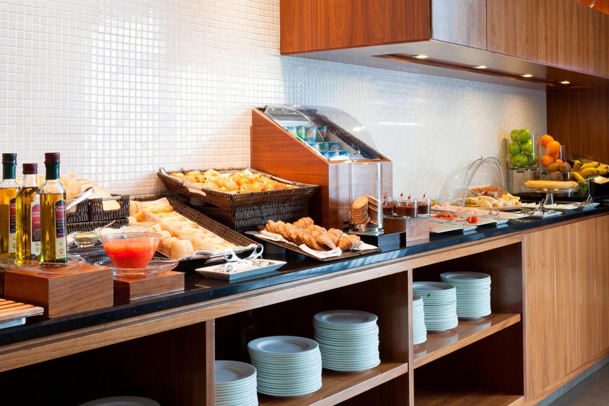 Ac Hotel By Marriott Madrid Airport Coslada Zewnętrze zdjęcie