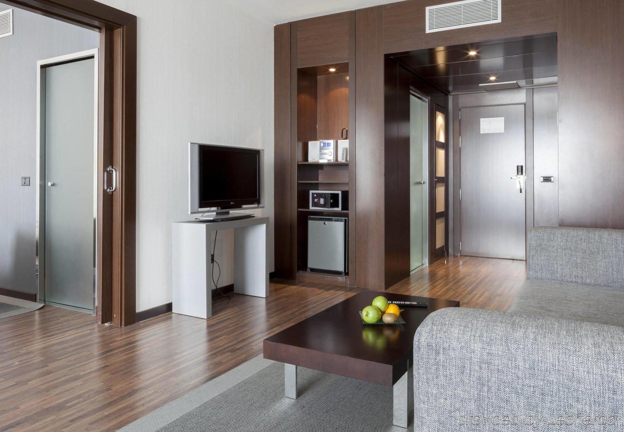 Ac Hotel By Marriott Madrid Airport Coslada Zewnętrze zdjęcie