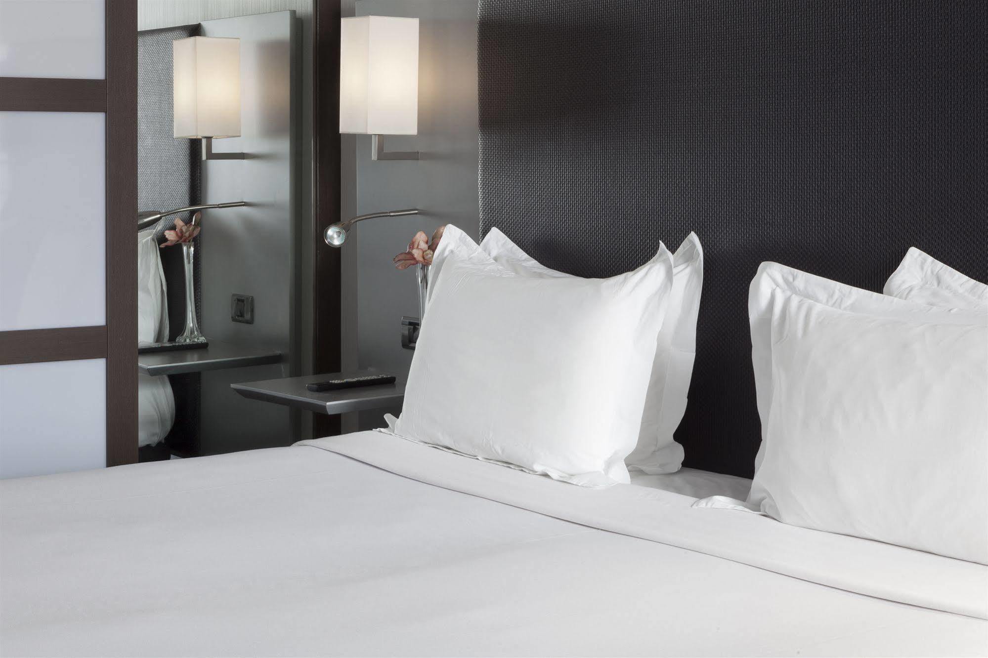 Ac Hotel By Marriott Madrid Airport Coslada Zewnętrze zdjęcie